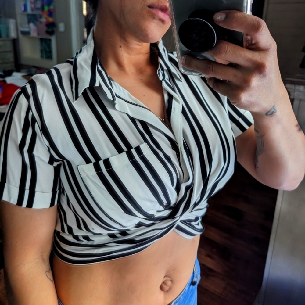 Forever21 crop top size small